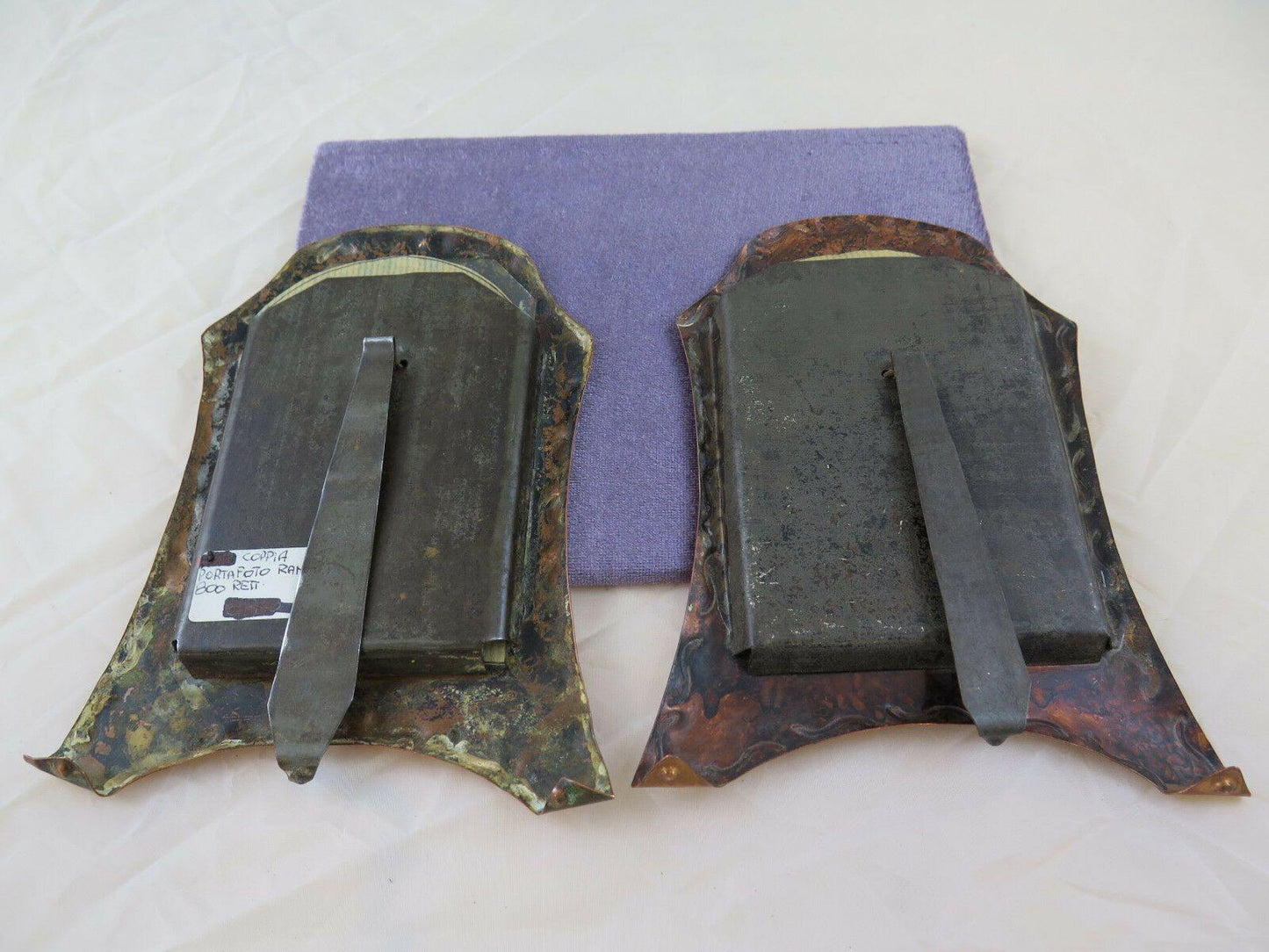 COPPIA DI CORNCI PORTAFOTOGRAFIE IN RAME SVEZIA PRIMO NOVECENTO ORIGINALI R10 - Belbello Antiques