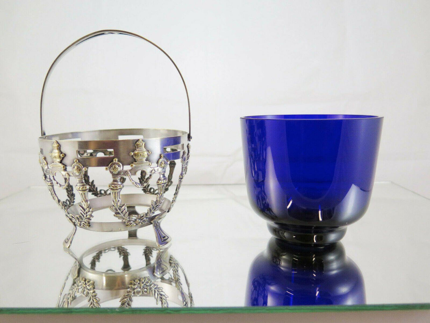 ELEGANTE ZUCCHERIERA ANTICA NEOCLASSICA ECLETTICA IN METALLO E VETRO BLU R62 - Belbello Antiques