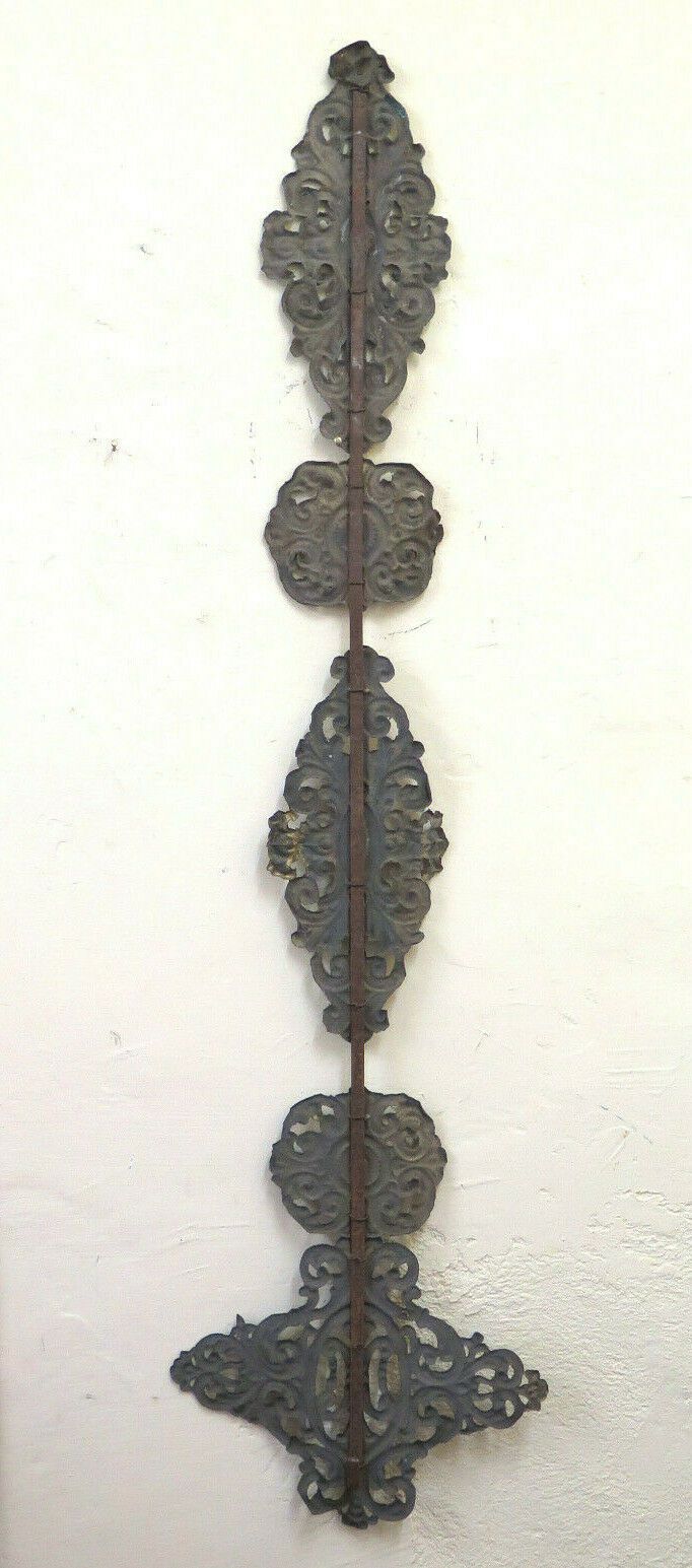 ANCIENT WALL FRIEZE IN EMBOSSED METAL WITH BAROQUE MOTIF CH33