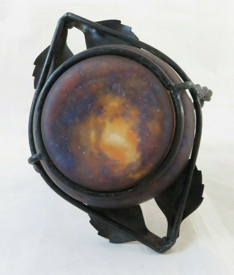 PORTACENERE ANTICO ART NOUVEAU IN VETRO OPALINO E FERRO BATTUTO LIBERTY BM35 - Belbello Antiques