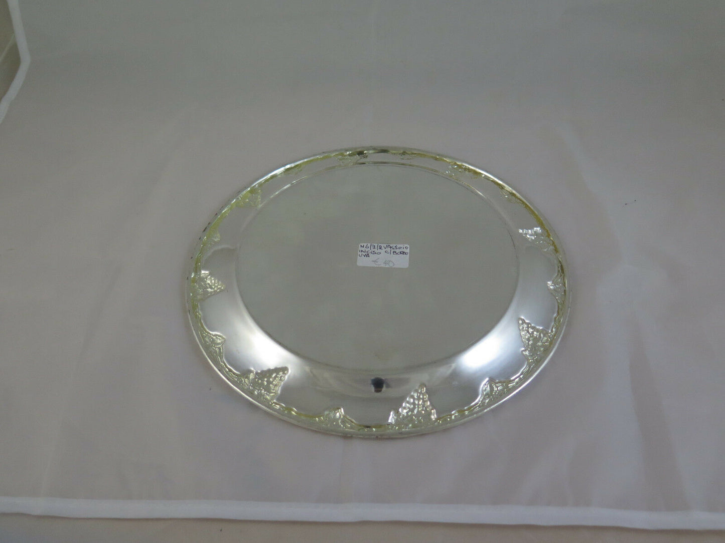 ANTICO PIATTO ARGENTATO DECORATO MOTIVI FLOREALI ART NOUVEAU TRALCI D'UVA R60