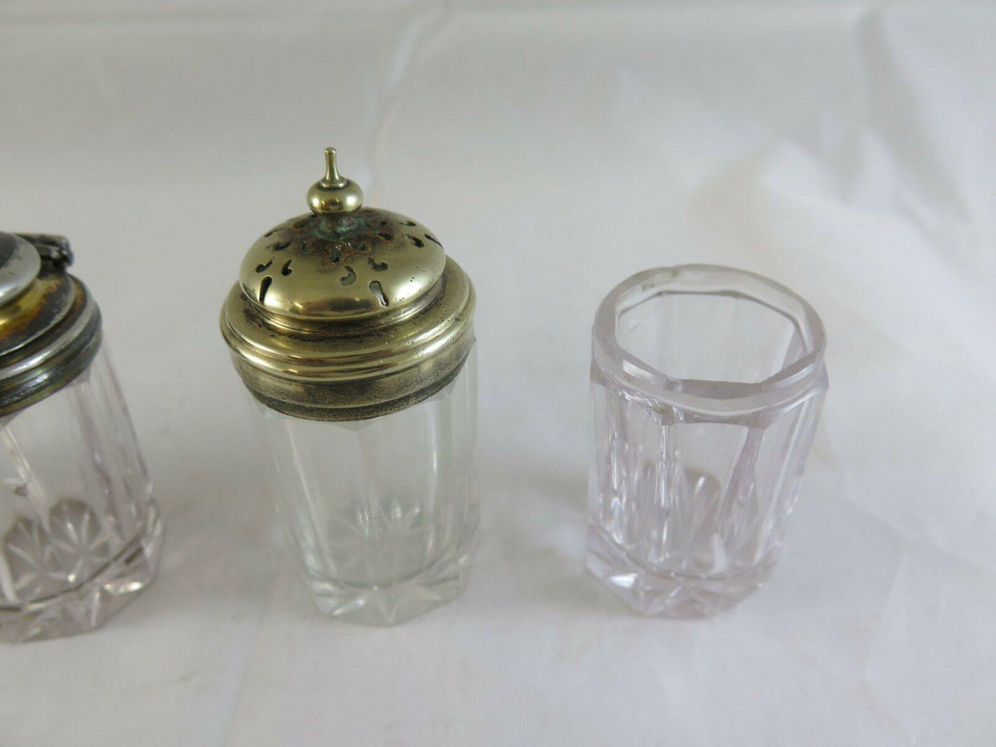 PORTASALE PORTAPEPE PORTASTUZZICANDENTI IN VETRO E SHEFFIELD 1800/1900 R70 - Belbello Antiques