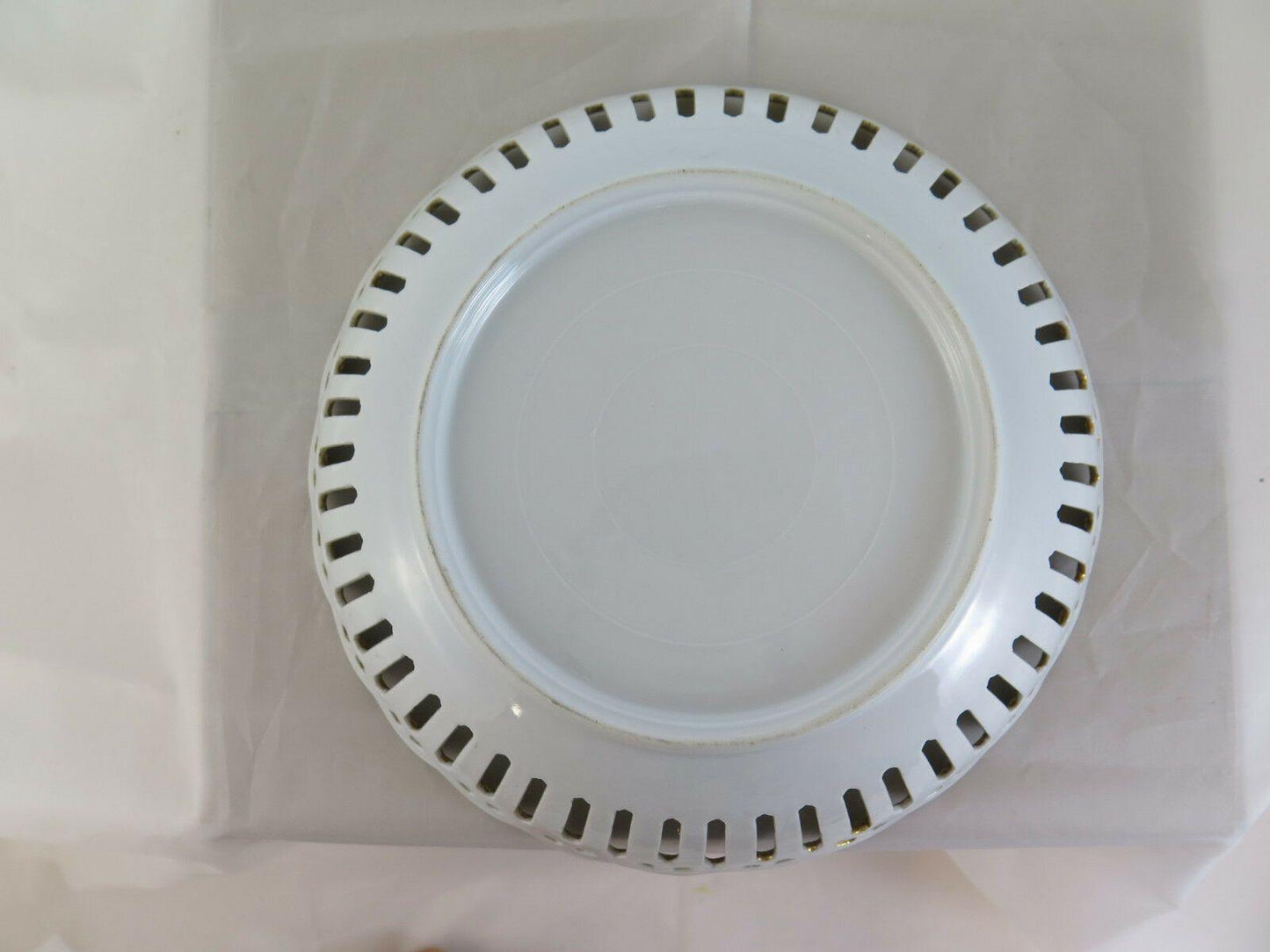 PIATTO IN PORCELLANA DIPINTA A MANO CON FIORI CESTINO CENTROTAVOLA FRUTTIERA R68 - Belbello Antiques