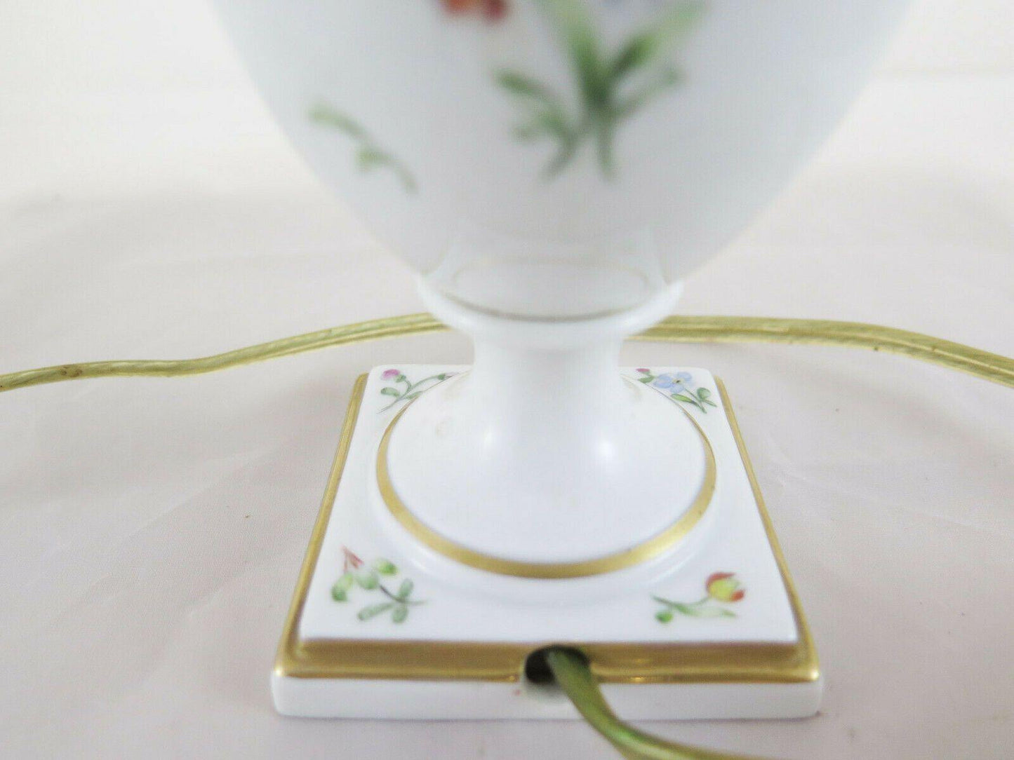 ANTICA LAMPADA DA TAVOLO ABAT JOUR IN PORCELLA DIPINTA A MANO NAPOLEONE III R55 - Belbello Antiques