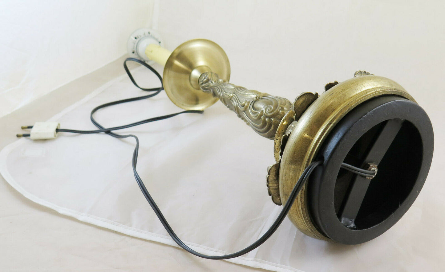 LARGE VINTAGE TABLE LAMP IN BRASS ABAT JOUR ARTISAN HANDMADE CH