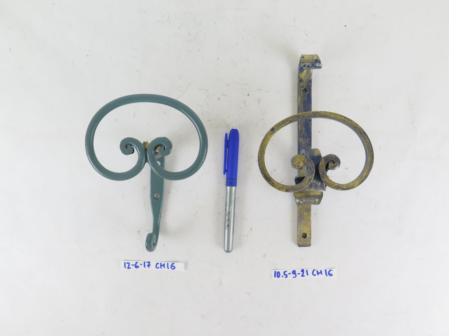 2 ATTACCAPANNI SINGOLI DA PARETE APPENDIABITI MURO VINTAGE FERRO BATTUTO CH16 f