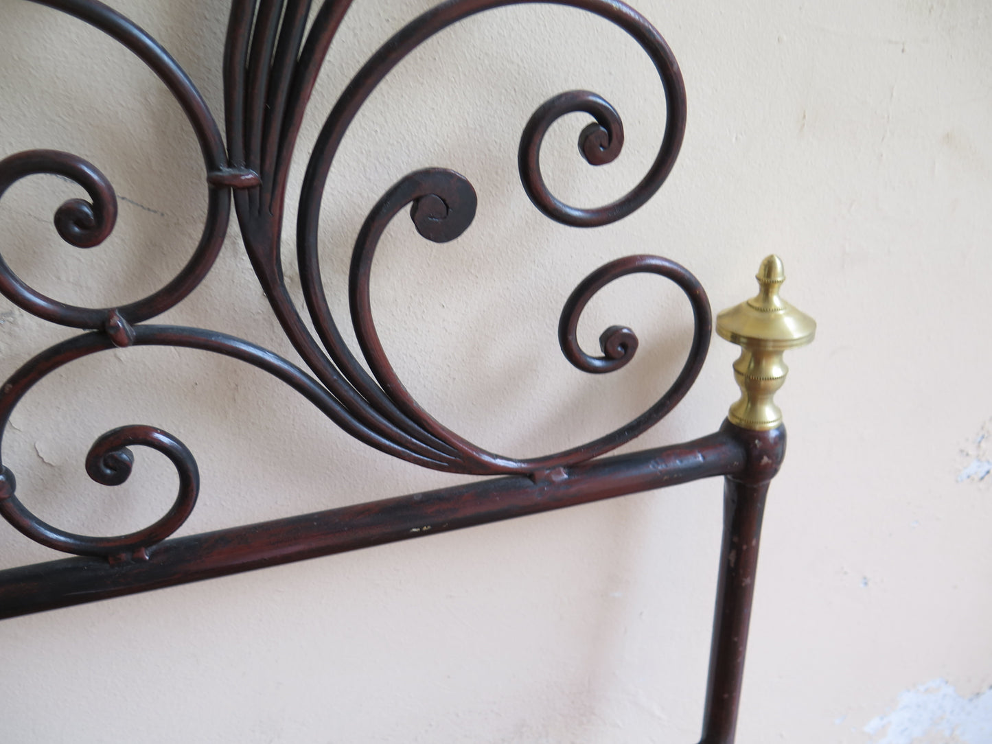 TESTIERA IN FERRO BATTUTO VECCHIA ARTIGIANALE CODA DI PAVONE GENOVESE 130CM CH42