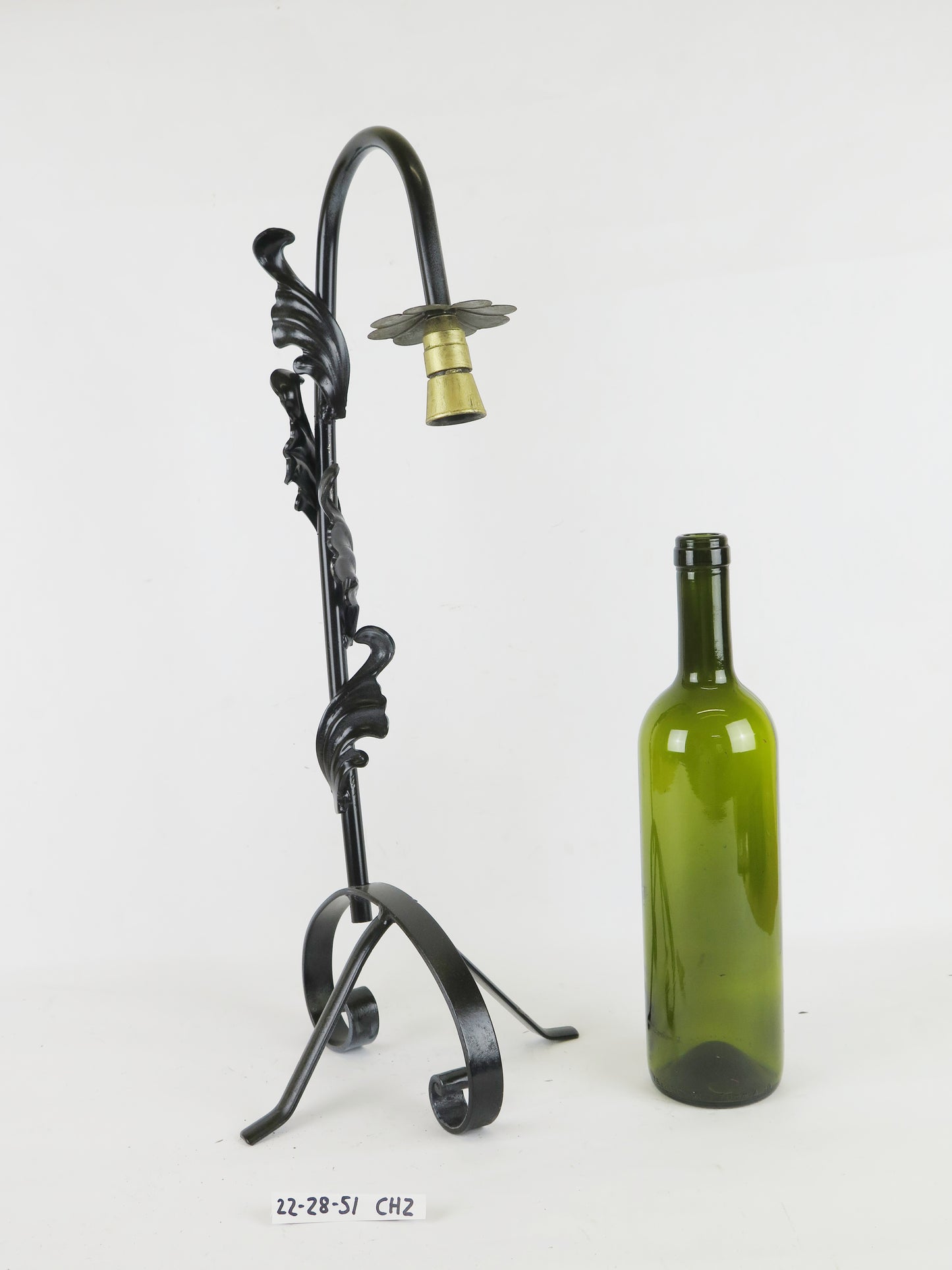 VINTAGE ARTISTIC HANDMADE FLORAL WROUGHT IRON TABLE LAMP CH2