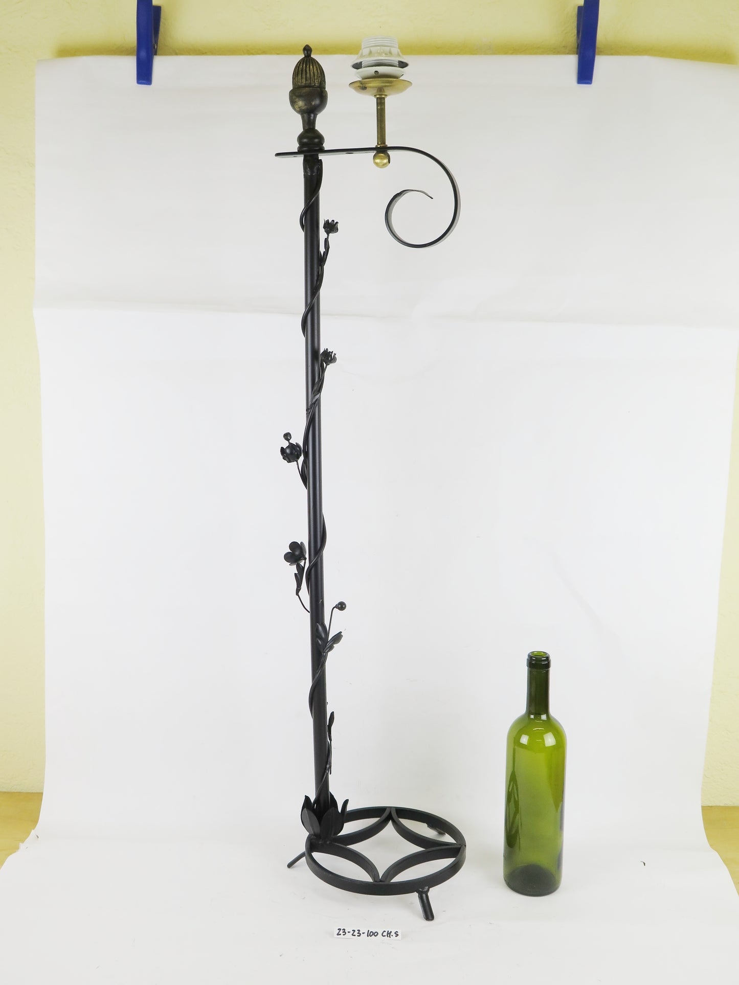 OLD ARTISTIC HAND FORGED WROUGHT IRON FLOOR LAMP CH.S