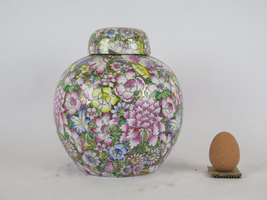 Vintage Chinese hand-painted ceramic vase with floral motifs urn vase with lid decorated with flowers CM8