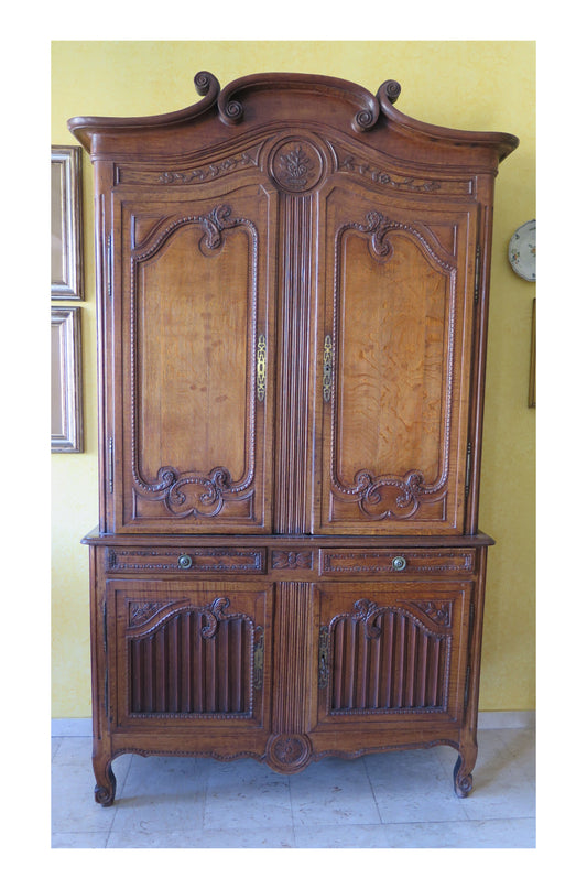 Ancient Provençal sideboard with double body carved oak wood France XVIII vs
