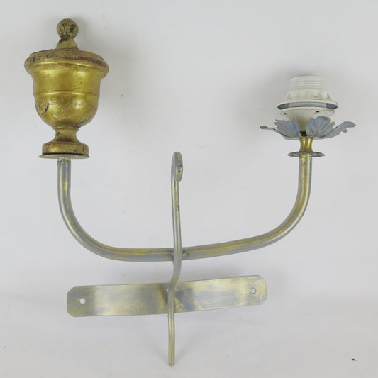 WALL LIGHT IN ARTISTIC WROUGHT IRON HAND FORGED WALL LIGHT CH4